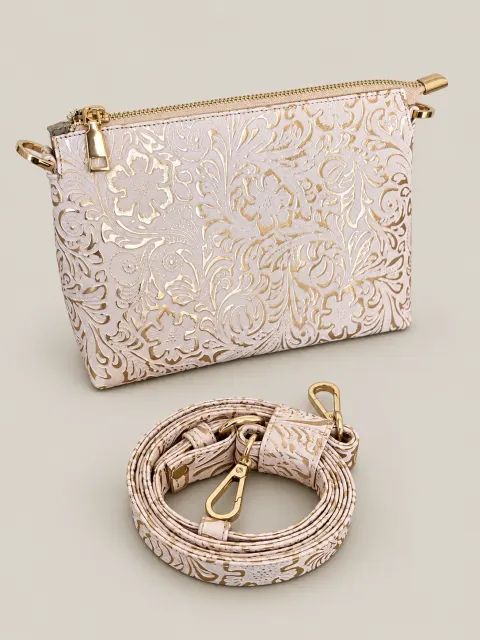 Cartera floral rosa dorado color Rosado y dorado en Arequipa