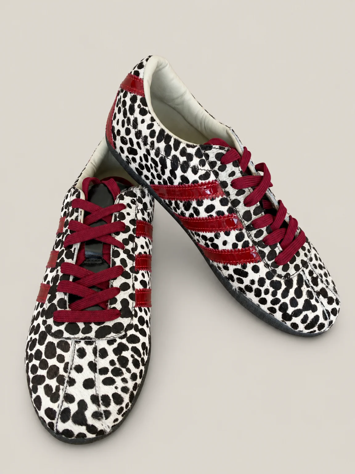 Zapatillas Tokio dalmata Blanco, negro y guinda