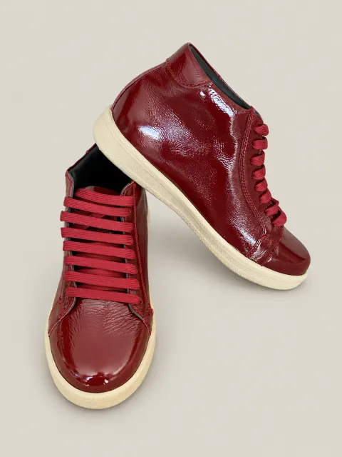 Zapatillas charol vino color Vino en Arequipa